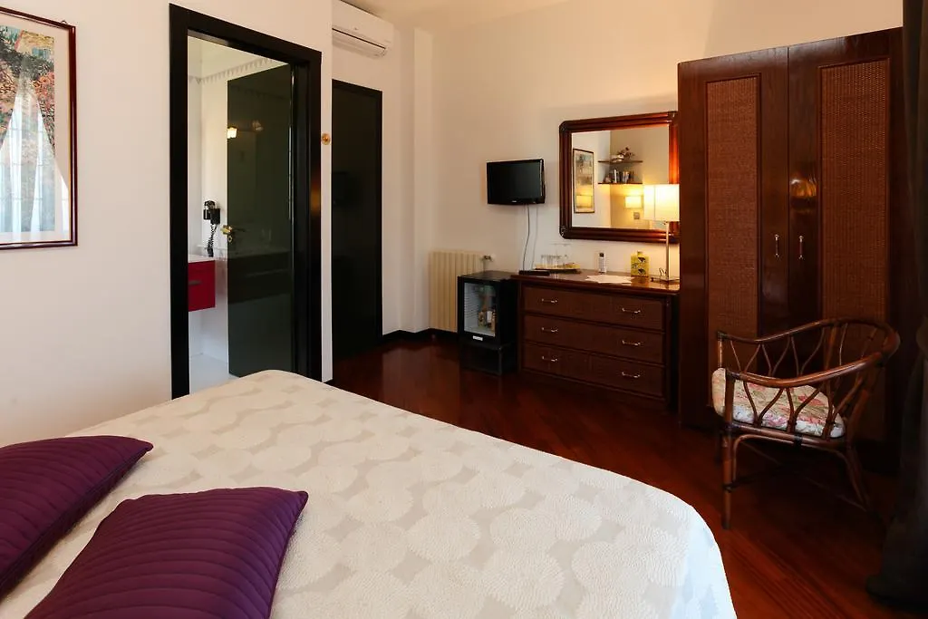 B&B Villa Di Giorgi Cefalù 2*,  Italien